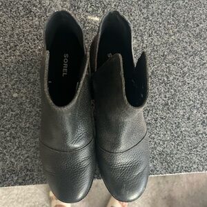 Sorel rain boots gently worn